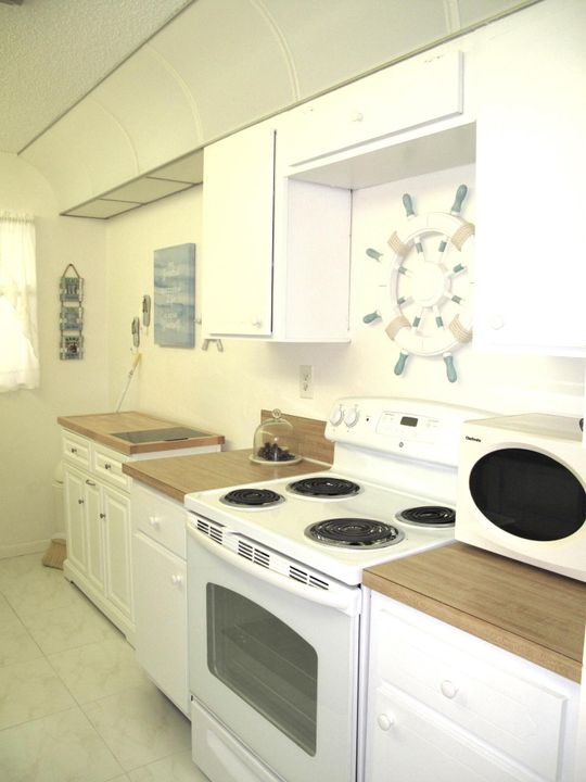 Под контрактом: $1,600 (1 спален, 1 ванн, 1068 Квадратных фут)