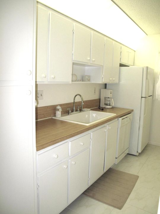 Под контрактом: $1,600 (1 спален, 1 ванн, 1068 Квадратных фут)