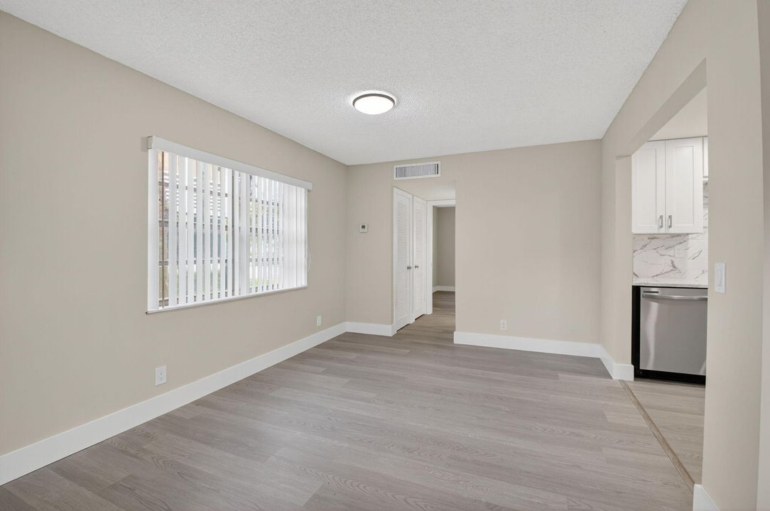 For Rent: $1,550 (1 beds, 1 baths, 760 Square Feet)