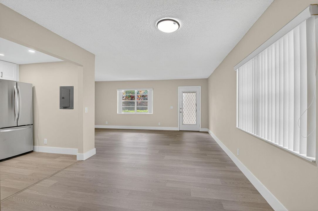 For Rent: $1,550 (1 beds, 1 baths, 760 Square Feet)