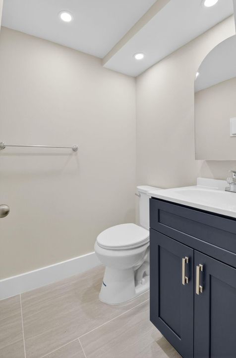 For Rent: $1,550 (1 beds, 1 baths, 760 Square Feet)