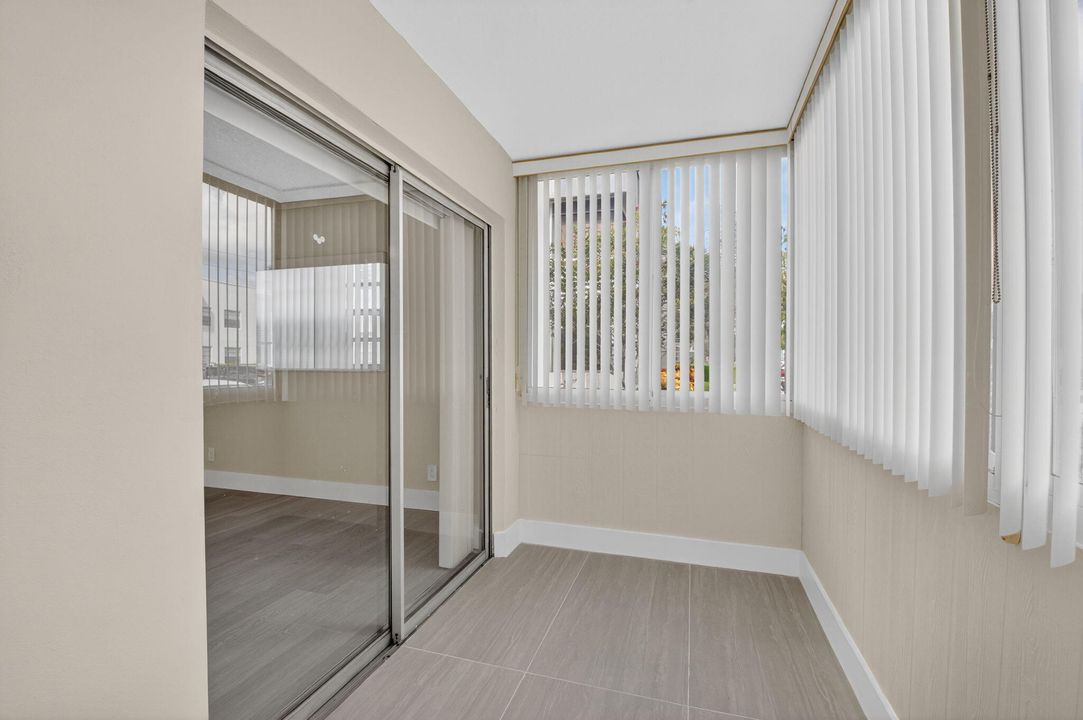 For Rent: $1,550 (1 beds, 1 baths, 760 Square Feet)