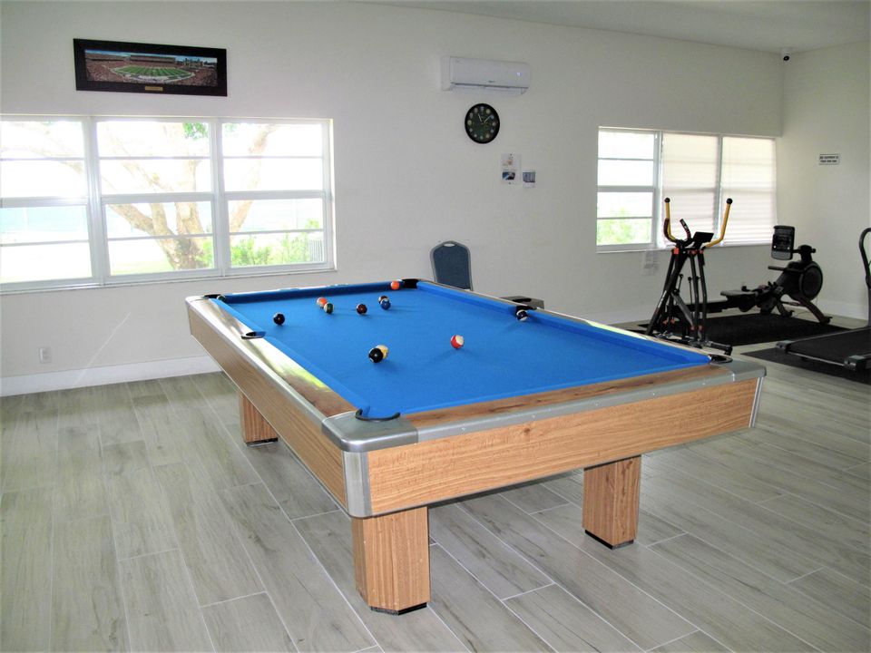 Под контрактом: $1,600 (1 спален, 1 ванн, 1068 Квадратных фут)