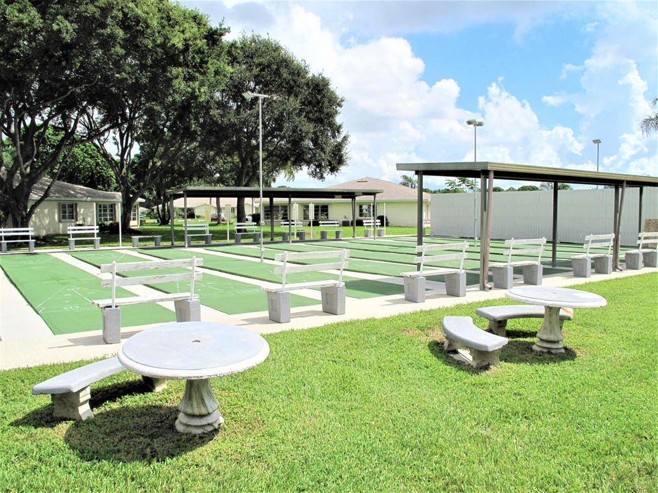 Под контрактом: $1,600 (1 спален, 1 ванн, 1068 Квадратных фут)