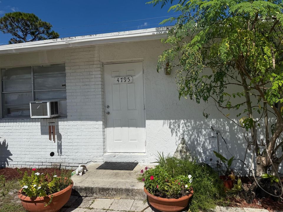 Recently Sold: $379,000 (3 beds, 1 baths, 1132 Square Feet)