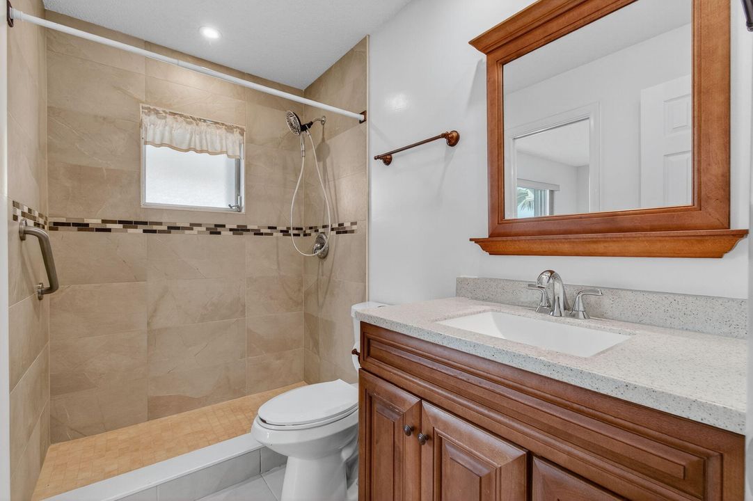 For Sale: $320,000 (2 beds, 2 baths, 1317 Square Feet)