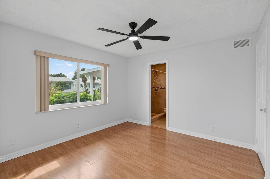 For Sale: $320,000 (2 beds, 2 baths, 1317 Square Feet)