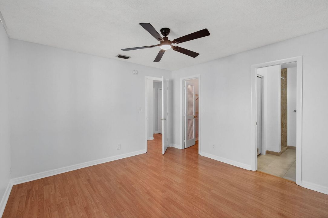 For Sale: $320,000 (2 beds, 2 baths, 1317 Square Feet)