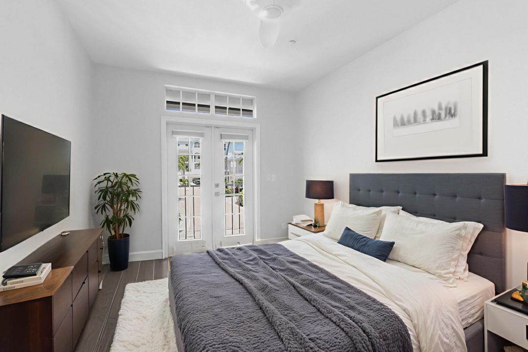 For Sale: $2,497,000 (4 beds, 2 baths, 2041 Square Feet)