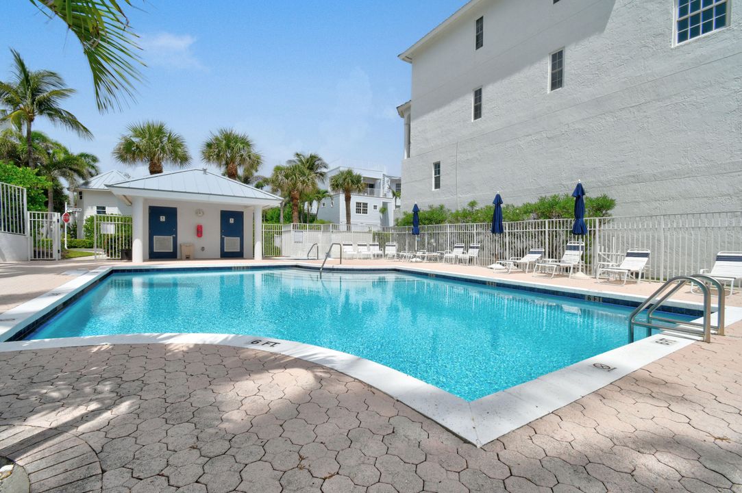 For Sale: $2,497,000 (4 beds, 2 baths, 2041 Square Feet)