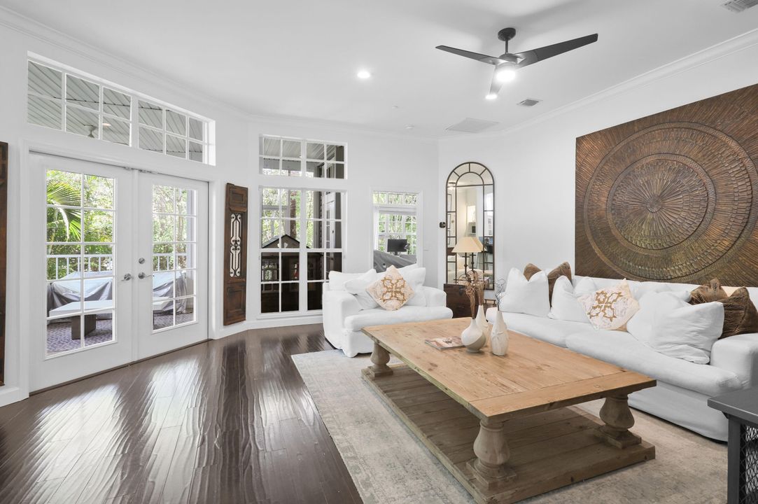 For Sale: $2,497,000 (4 beds, 2 baths, 2041 Square Feet)