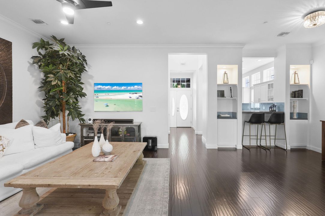 For Sale: $2,497,000 (4 beds, 2 baths, 2041 Square Feet)