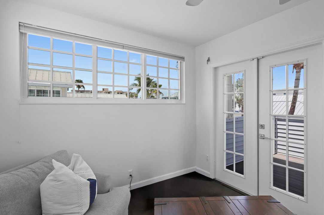 For Sale: $2,497,000 (4 beds, 2 baths, 2041 Square Feet)