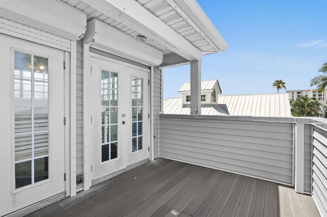 For Sale: $2,497,000 (4 beds, 2 baths, 2041 Square Feet)