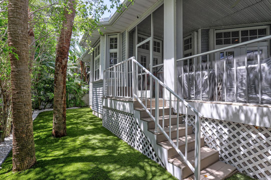 For Sale: $2,497,000 (4 beds, 2 baths, 2041 Square Feet)