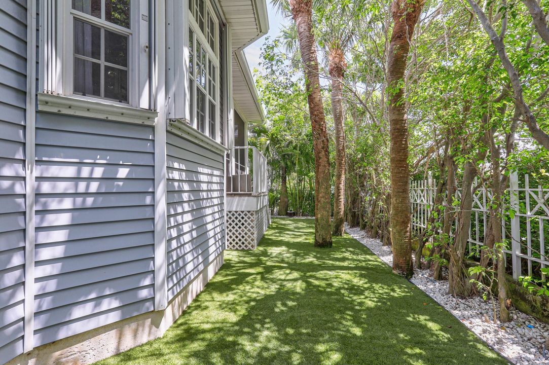 For Sale: $2,497,000 (4 beds, 2 baths, 2041 Square Feet)