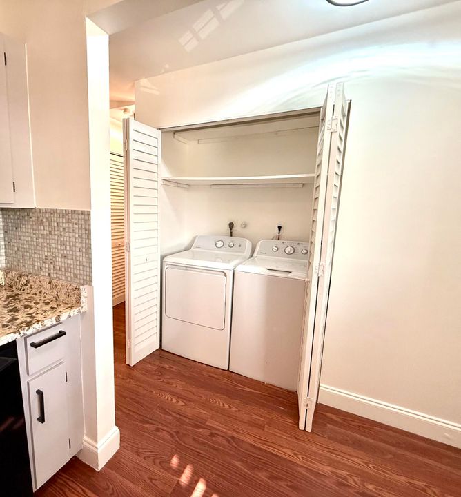 For Rent: $2,250 (2 beds, 2 baths, 912 Square Feet)