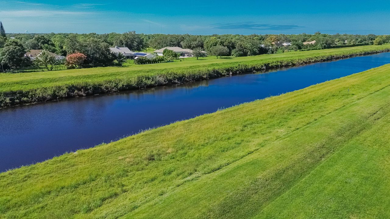 For Sale: $494,900 (4 beds, 3 baths, 1972 Square Feet)