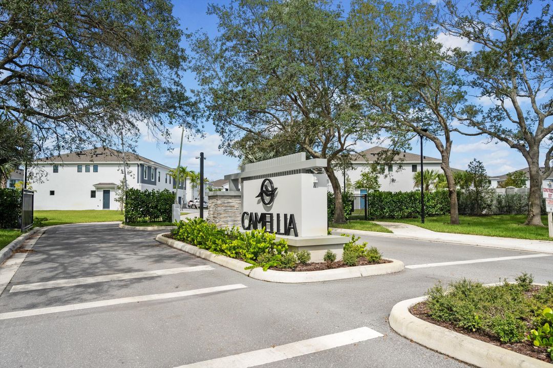 出租: $3,200 (3 贝兹, 2 浴室, 1550 平方英尺)