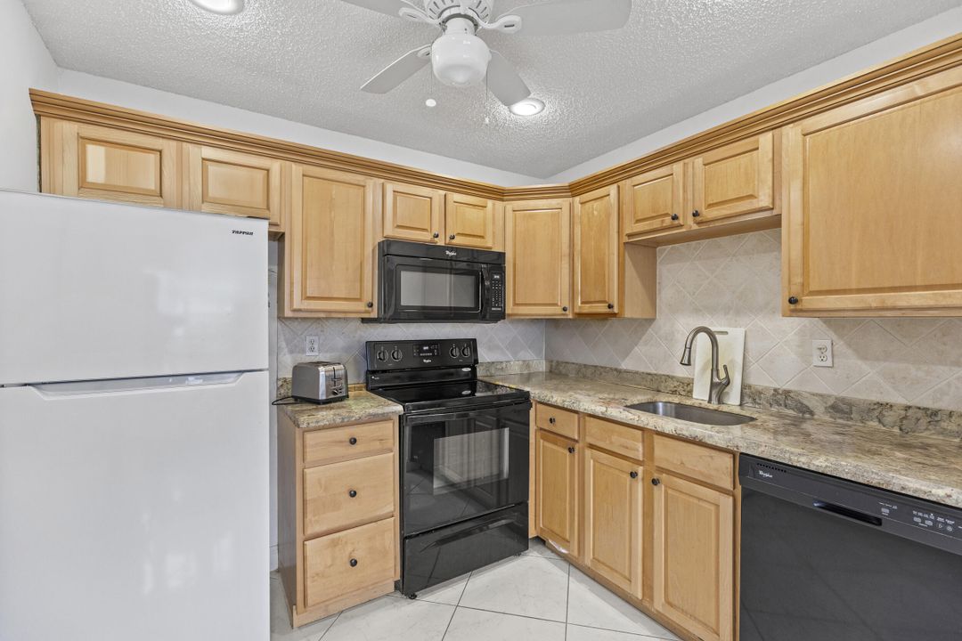 Active With Contract: $69,999 (1 beds, 1 baths, 760 Square Feet)