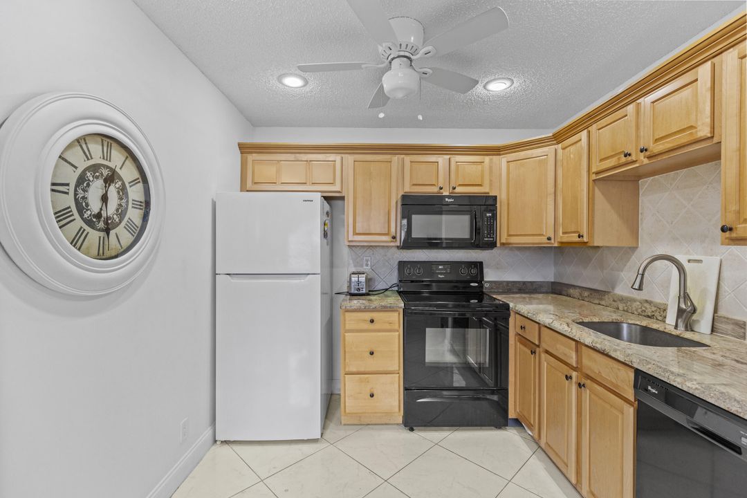 Active With Contract: $69,999 (1 beds, 1 baths, 760 Square Feet)