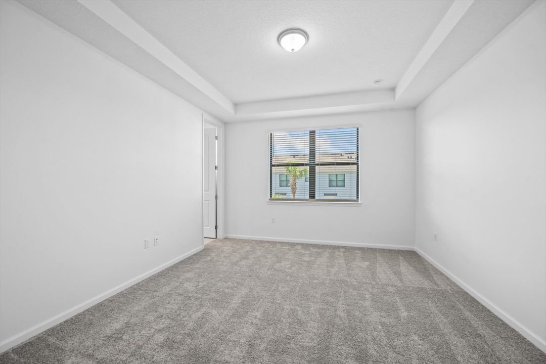 出租: $3,200 (3 贝兹, 2 浴室, 1550 平方英尺)