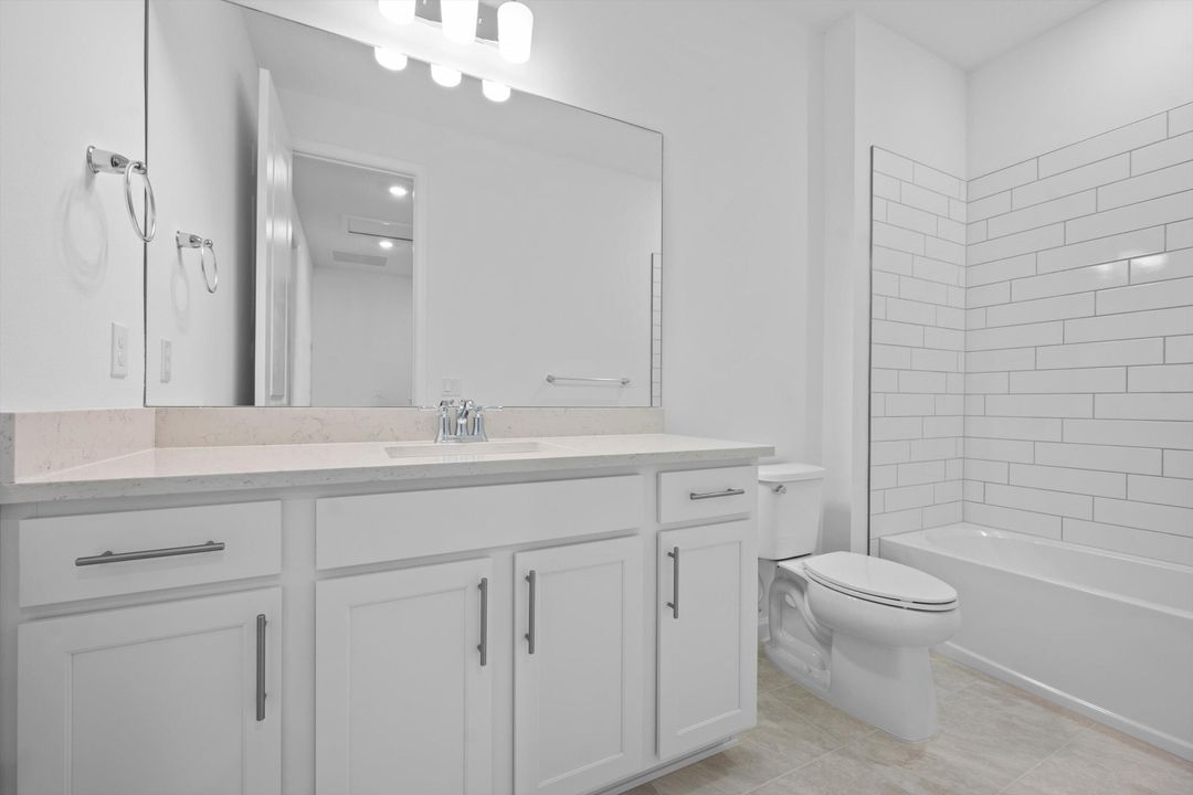 出租: $3,200 (3 贝兹, 2 浴室, 1550 平方英尺)