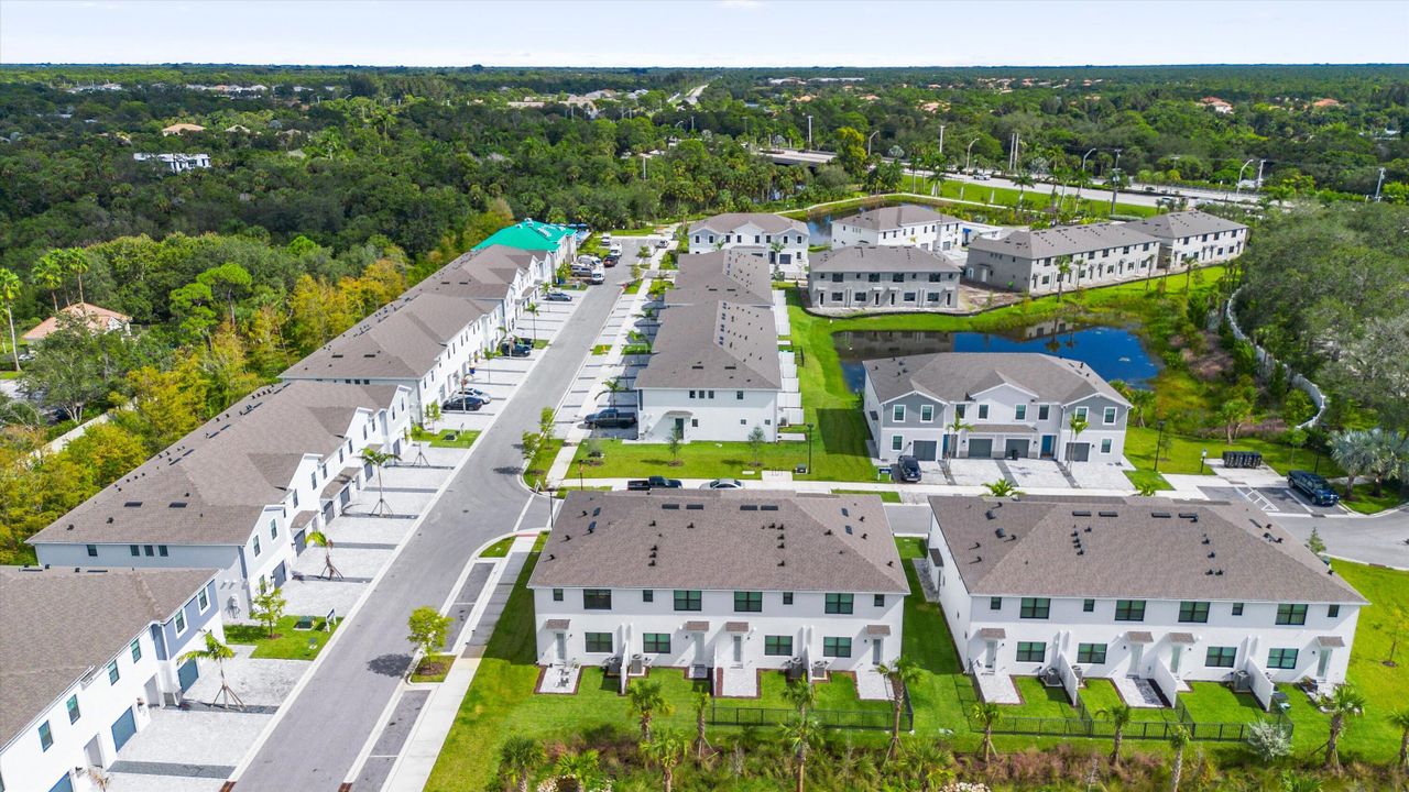 出租: $3,200 (3 贝兹, 2 浴室, 1550 平方英尺)