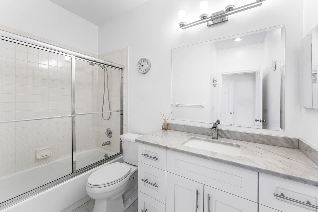 En Venta: $635,000 (3 camas, 3 baños, 2054 Pies cuadrados)