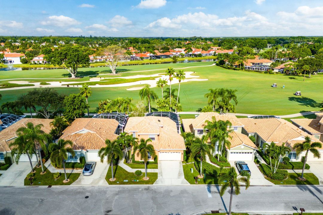 En Venta: $635,000 (3 camas, 3 baños, 2054 Pies cuadrados)