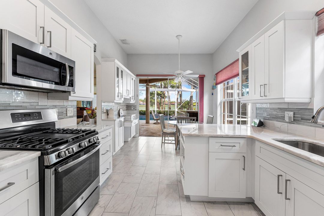 En Venta: $635,000 (3 camas, 3 baños, 2054 Pies cuadrados)