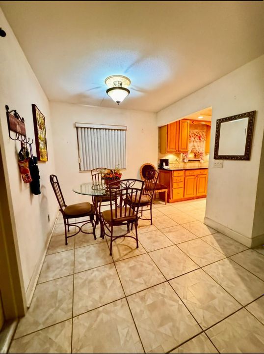 For Sale: $135,000 (2 beds, 2 baths, 880 Square Feet)