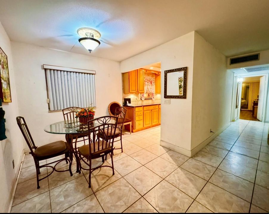 For Sale: $135,000 (2 beds, 2 baths, 880 Square Feet)