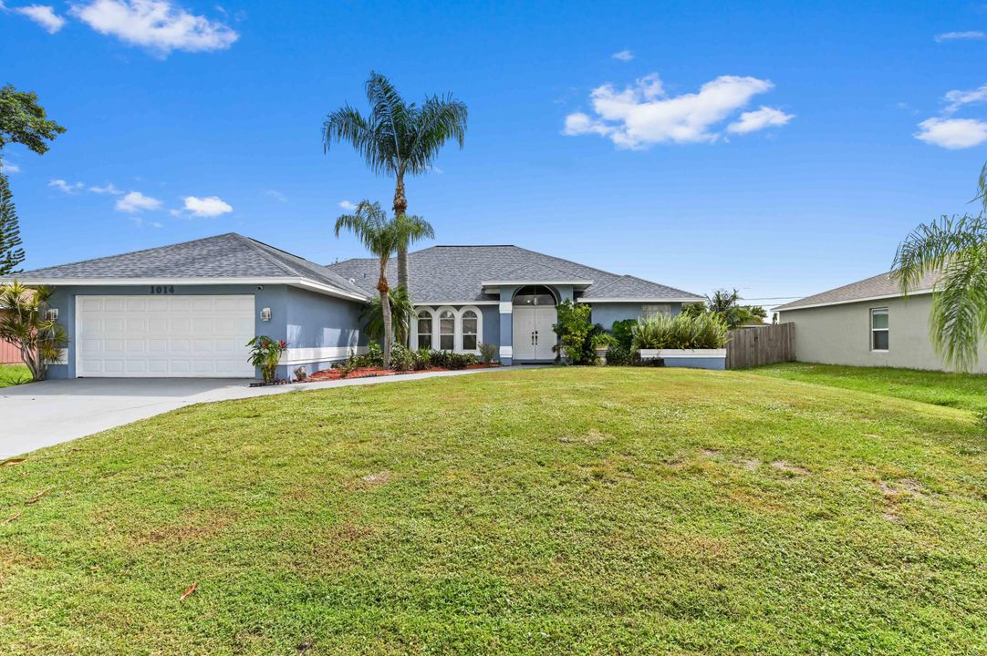 For Sale: $469,900 (5 beds, 2 baths, 2678 Square Feet)