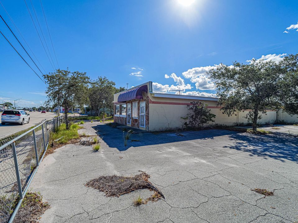 待售: $579,000 (0 贝兹, 0 浴室, 1400 平方英尺)