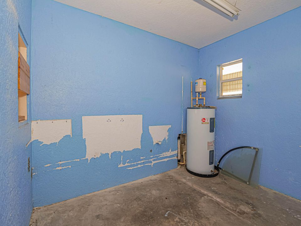 待售: $579,000 (0 贝兹, 0 浴室, 1400 平方英尺)