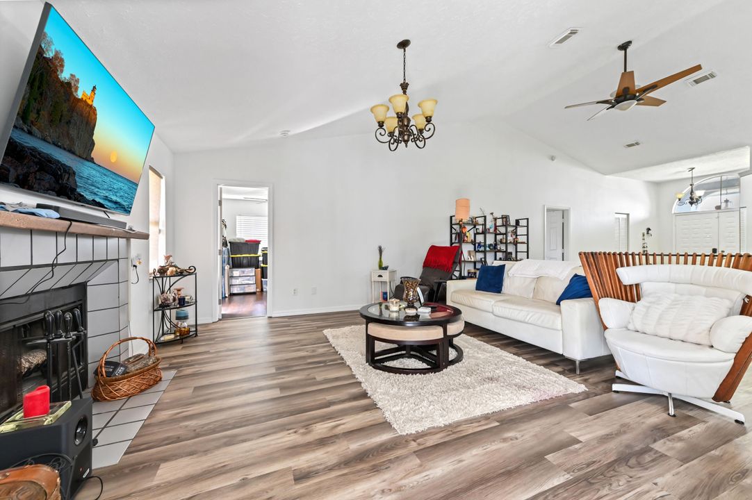 For Sale: $469,900 (5 beds, 2 baths, 2678 Square Feet)