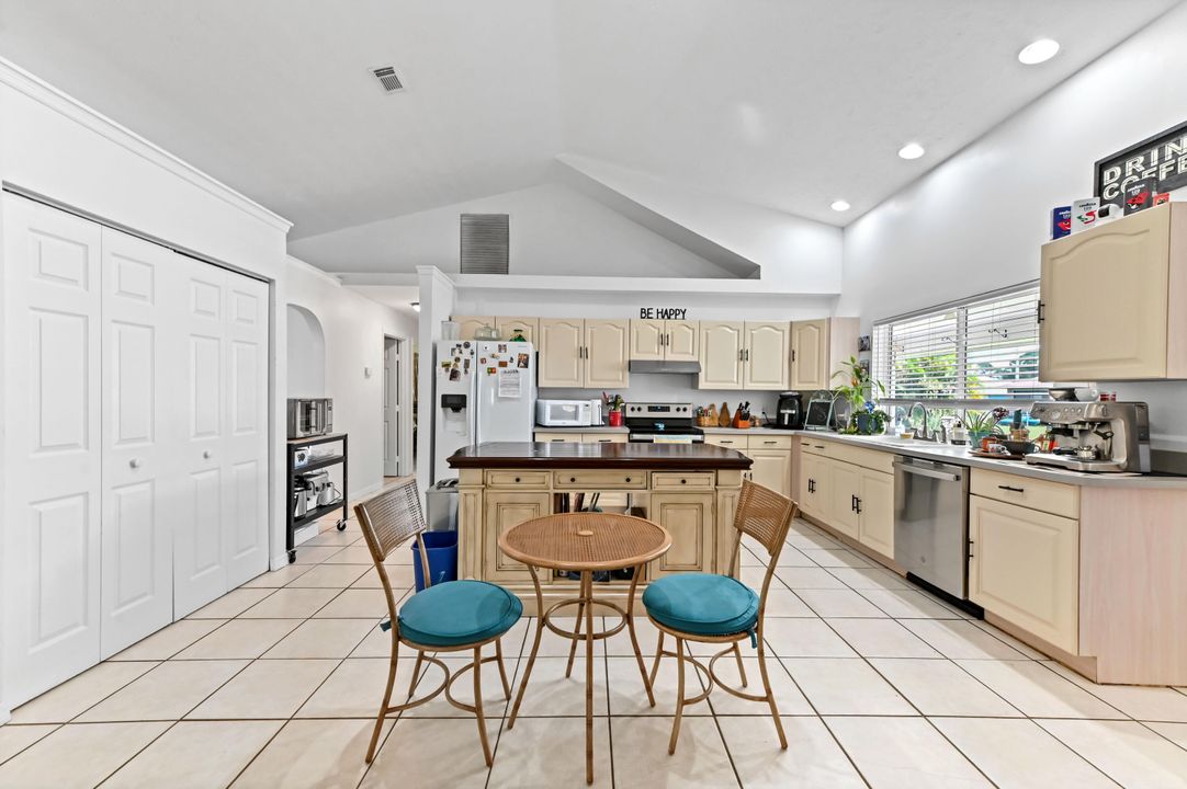 For Sale: $469,900 (5 beds, 2 baths, 2678 Square Feet)