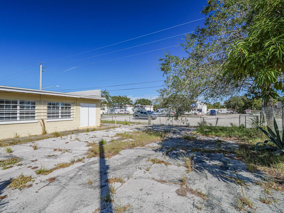 待售: $579,000 (0 贝兹, 0 浴室, 1400 平方英尺)