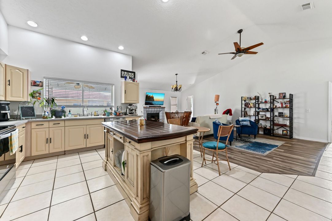 For Sale: $469,900 (5 beds, 2 baths, 2678 Square Feet)