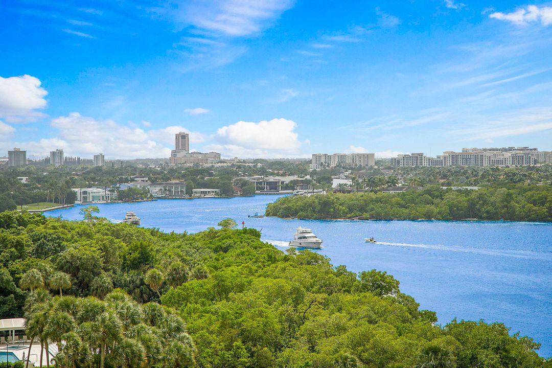 For Rent: $4,500 (1 beds, 1 baths, 734 Square Feet)