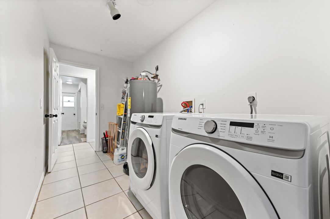 For Sale: $469,900 (5 beds, 2 baths, 2678 Square Feet)