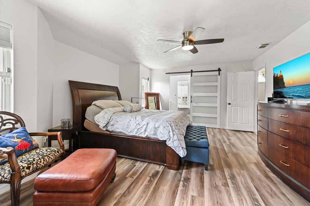 For Sale: $469,900 (5 beds, 2 baths, 2678 Square Feet)