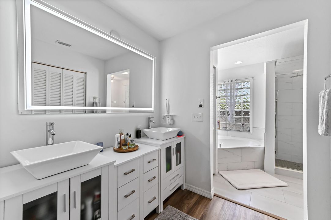 For Sale: $469,900 (5 beds, 2 baths, 2678 Square Feet)