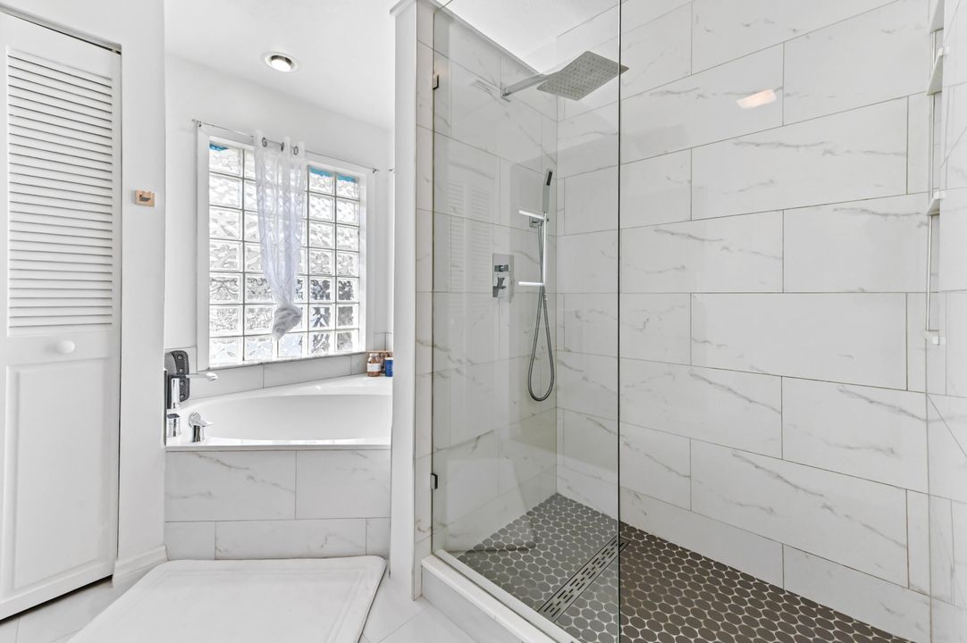 For Sale: $469,900 (5 beds, 2 baths, 2678 Square Feet)