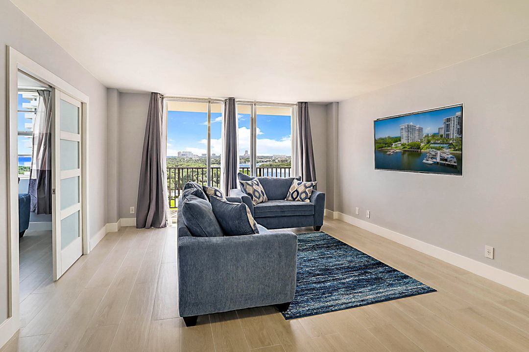 For Rent: $4,500 (1 beds, 1 baths, 734 Square Feet)