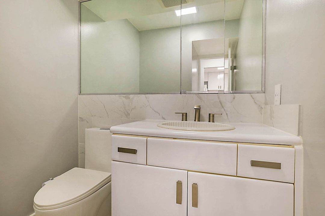 For Rent: $4,500 (1 beds, 1 baths, 734 Square Feet)