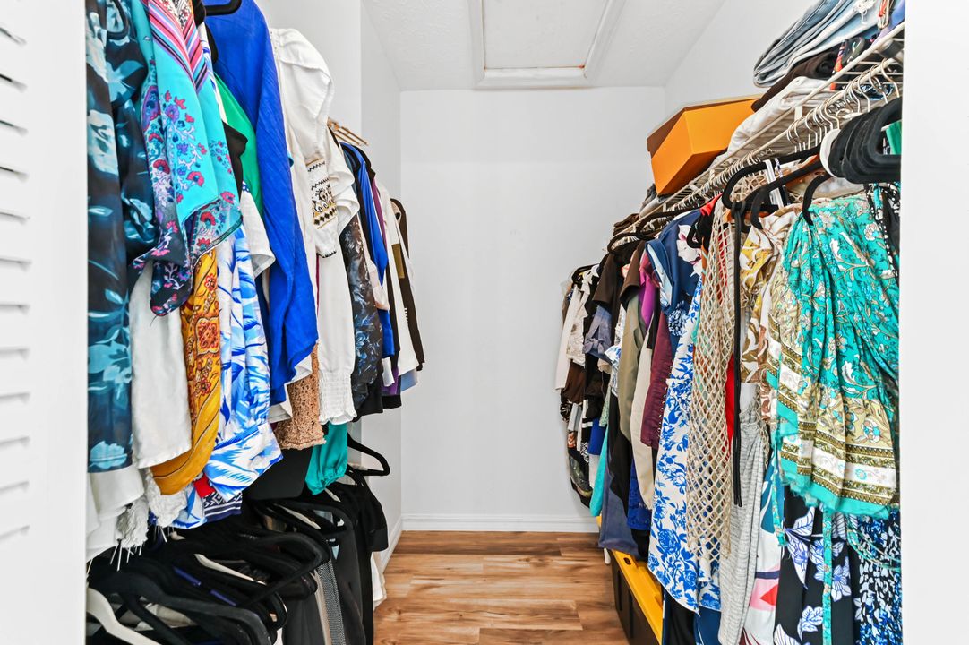 For Sale: $469,900 (5 beds, 2 baths, 2678 Square Feet)