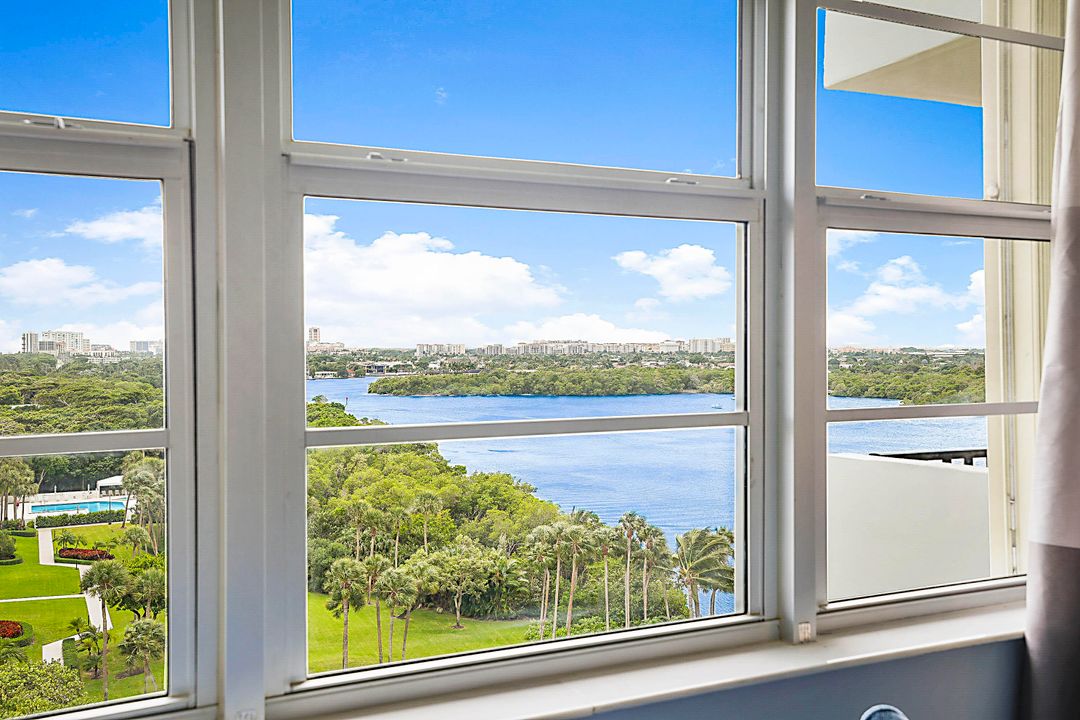 For Rent: $4,500 (1 beds, 1 baths, 734 Square Feet)