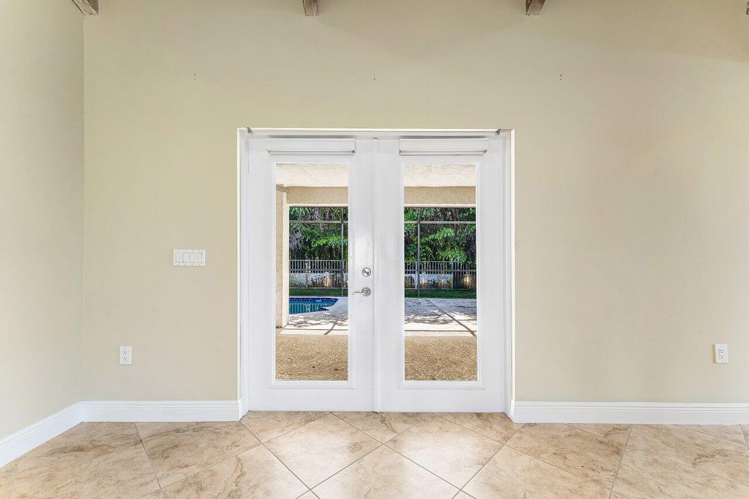 For Sale: $850,000 (3 beds, 2 baths, 2148 Square Feet)